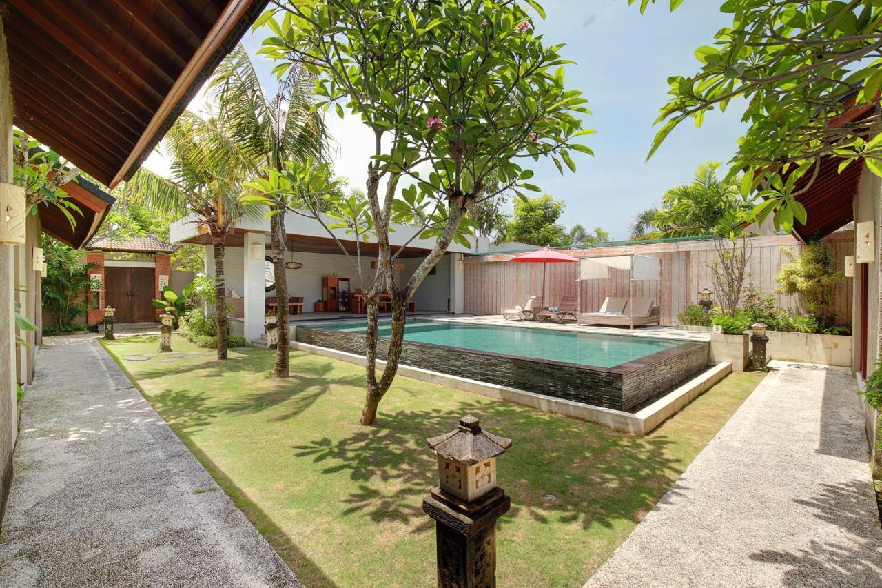 Lumbini Luxury Villas And Spa Jimbaran Exterior foto